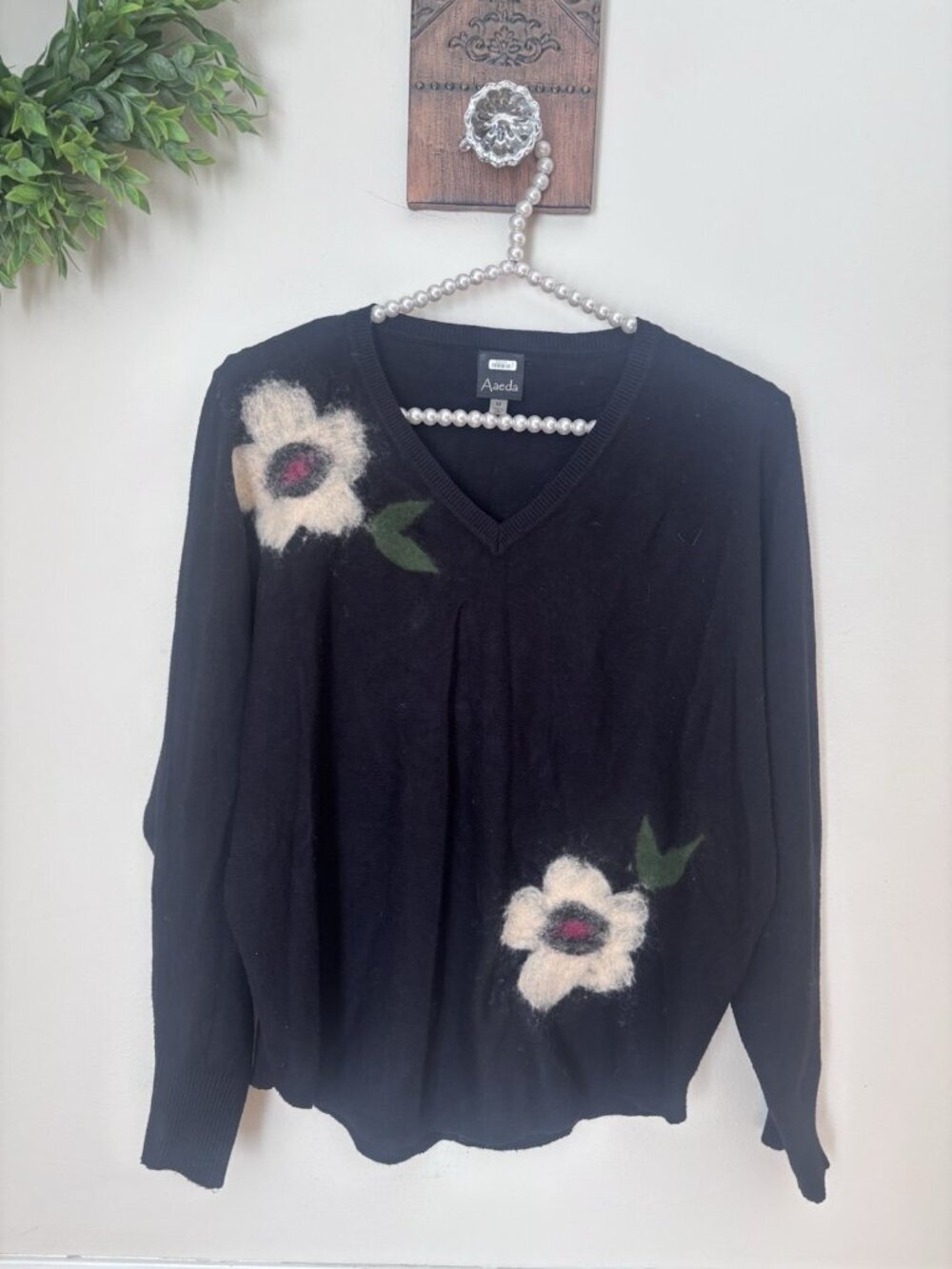 Aaeda Womens Size M Black Sweater Floral Accents Dolman Sleeves Soft